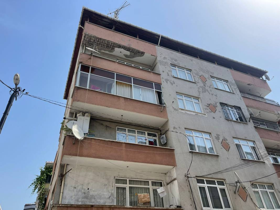 Bahçelievler'de faciadan dönüldü! Sıvalar döküldü 5 katlı bina boşaltıldı - Resim: 3